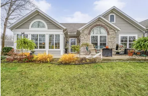 3082 Riverview Ln, Benton Harbor, MI 49022