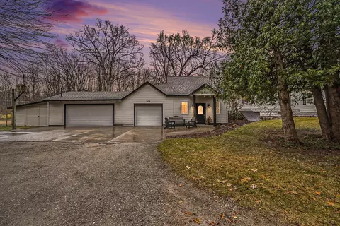 15059 Kelly St, Spring Lake, MI 49456