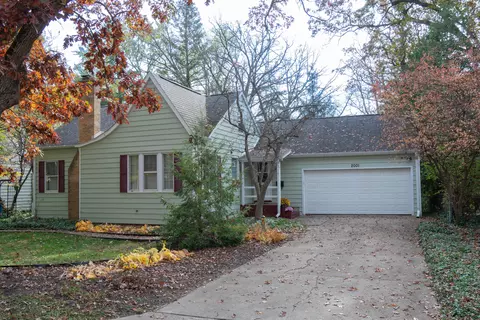 2001 Greenlawn Ave, Kalamazoo, MI 49006