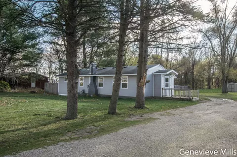 8861 Peck Rd, Greenville, MI 48838