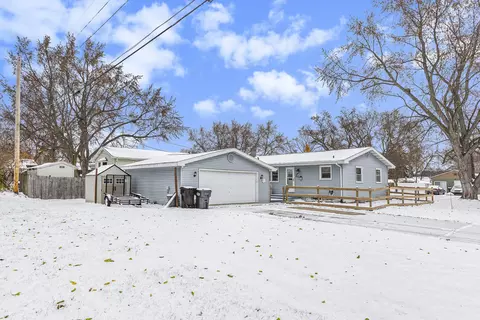 190 Harriet St, Coloma, MI 49038