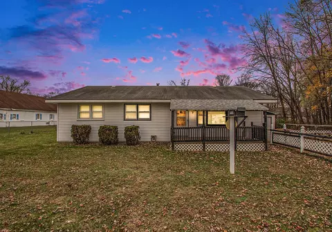 1457 St Thomas St, Benton Harbor, MI 49022