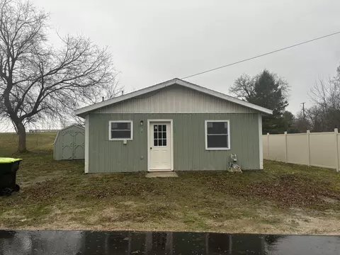 310 S Pine St, Marion, MI 49665