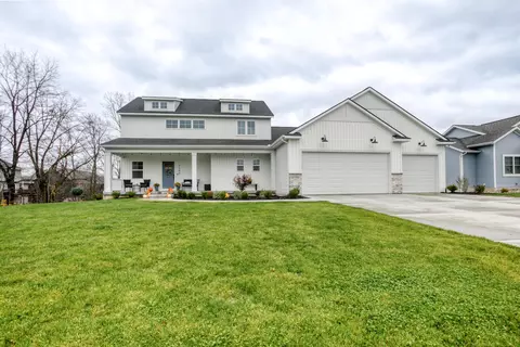 7190 Sugar Maple Dr, Hudsonville, MI 49426