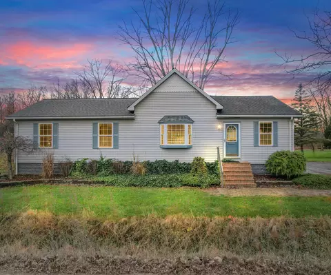 20000 Sherwood Rd, Belleville, MI 48111