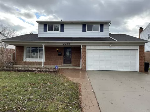 2288 Paris Dr, Troy, MI 48083