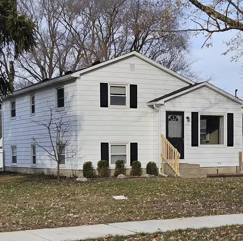 1071 Brinks St SE, Kentwood, MI 49508