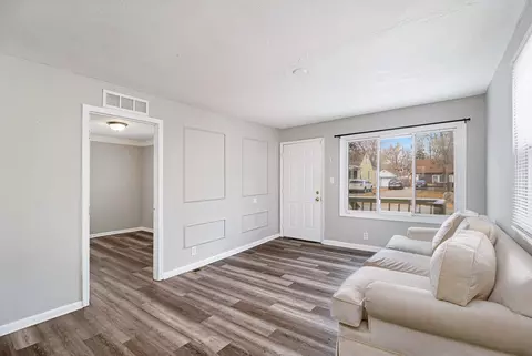7520 Westminster Ave, Warren, MI 48091 photo 5