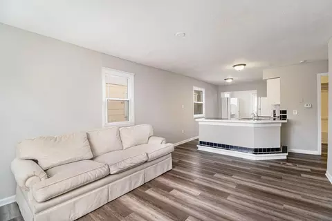 7520 Westminster Ave, Warren, MI 48091 photo 3