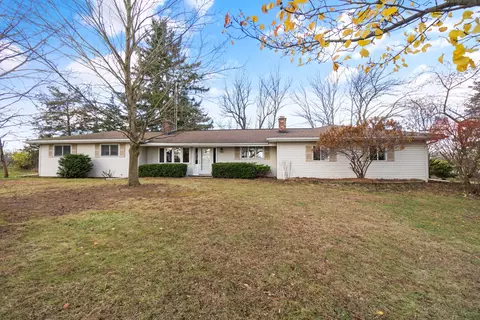 8501 Greenwood Rd, Jackson, MI 49201