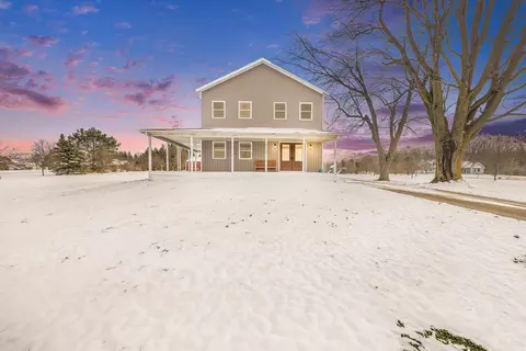 8732 E Paris Ave SE, Caledonia, MI 49316