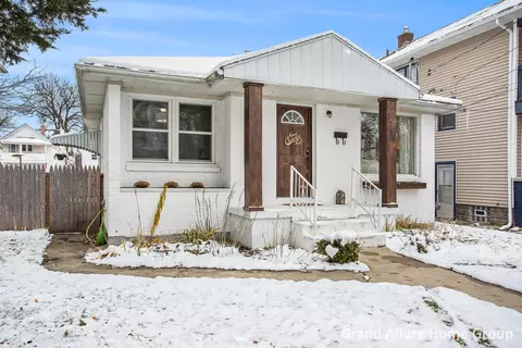 1153 Watson St SW, Grand Rapids, MI 49504