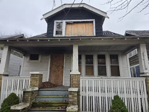 8230 Woodlawn Ave, Detroit, MI 48213
