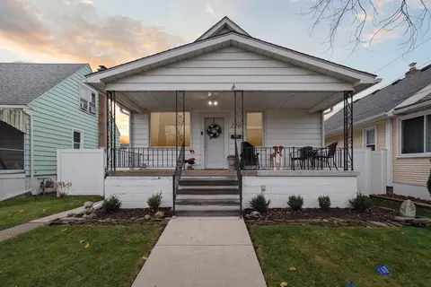 220 Roehrig St, Trenton, MI 48183