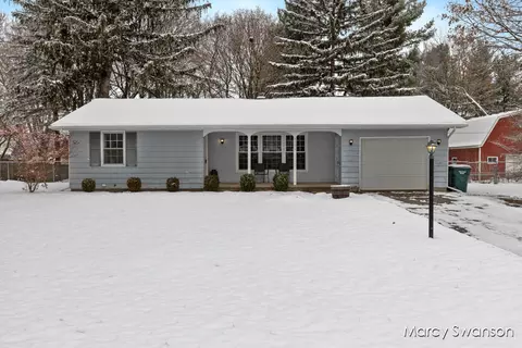 5771 Country View Dr, Allendale, MI 49401