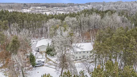 4499 Summit Forest Dr NE, Rockford, MI 49341