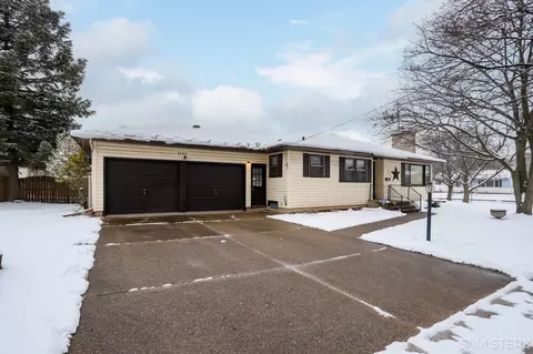 1443 Royal Oak St SW, Wyoming, MI 49509