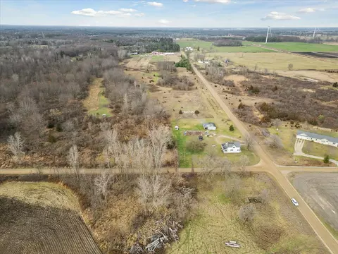 2492 S Ferris Rd, Sumner, MI 48889 photo 41