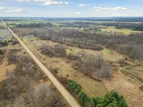 2492 S Ferris Rd, Sumner, MI 48889 photo 43