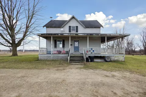 2492 S Ferris Rd, Sumner, MI 48889 photo 3
