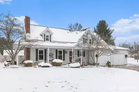 8768 Cavalier Ct, Jenison, MI 49428