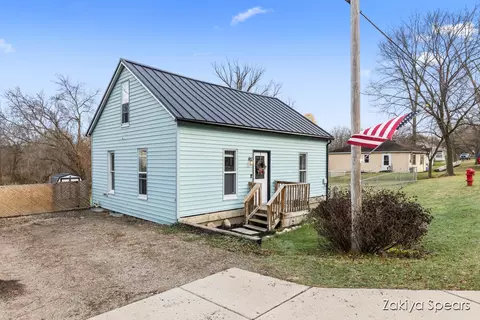309 W State Rd, Grant, MI 49327 photo 1
