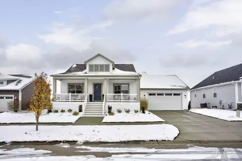 10501 Sunbranch Dr, Holland, MI 49423