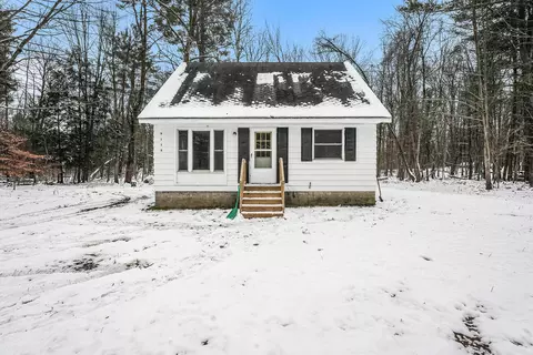 9115 Roosevelt Rd, Holton, MI 49425