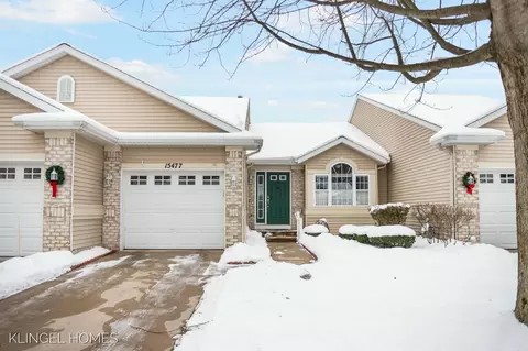 15477 Winchester Cir, Grand Haven, MI 49417