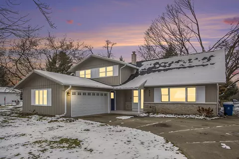 6322 Trotwood St, Portage, MI 49024