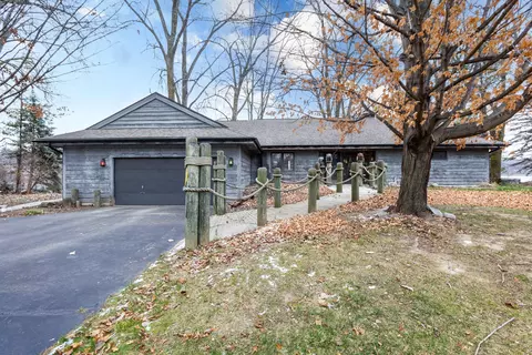 9328 Lookout Point Dr, Laingsburg, MI 48848