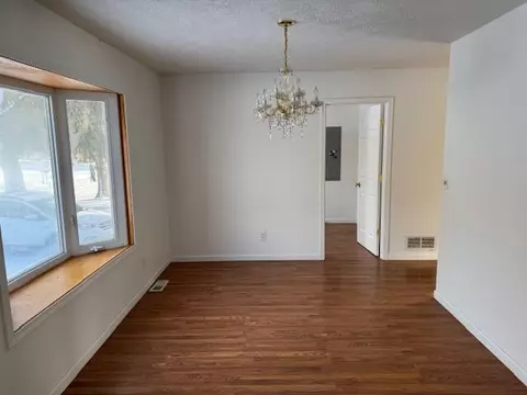 341 Burt Ave, Jackson, MI 49201 photo 9