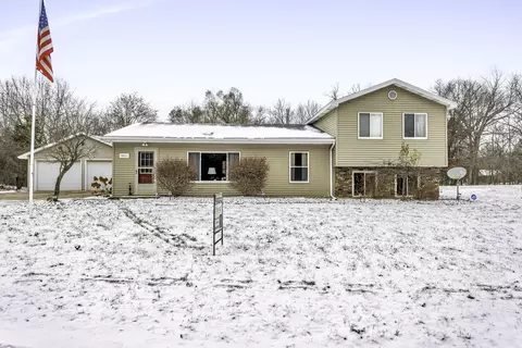 10111 Sheila Dr, Clarklake, MI 49234