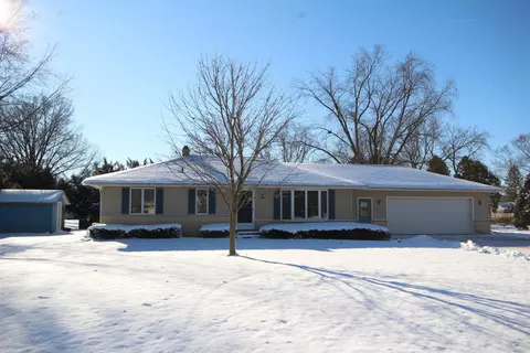 5380 Plantation Ave, Vicksburg, MI 49097