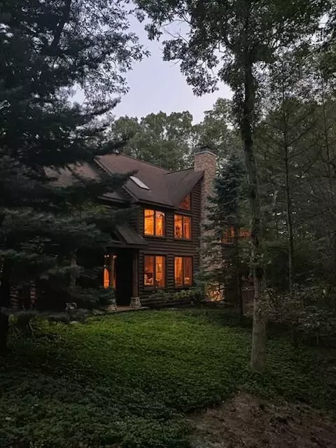 3961 Hillside Trl, New Buffalo, MI 49117