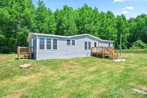 7500 Eisenhower Rd, Lakeview, MI 48850