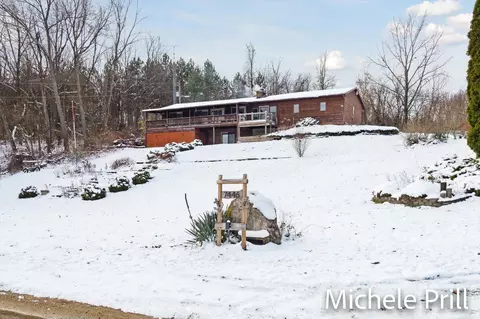 7446 Walters Rd, Delton, MI 49046