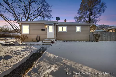 1362 Bowdoin St SE, Grand Rapids, MI 49508