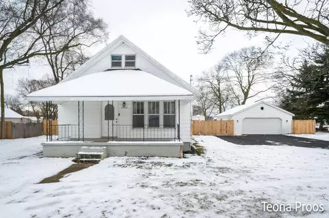 3808 Canal Ave SW, Grandville, MI 49418