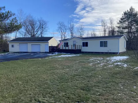 5700 E Howard City-edmore Rd, Vestaburg, MI 48891