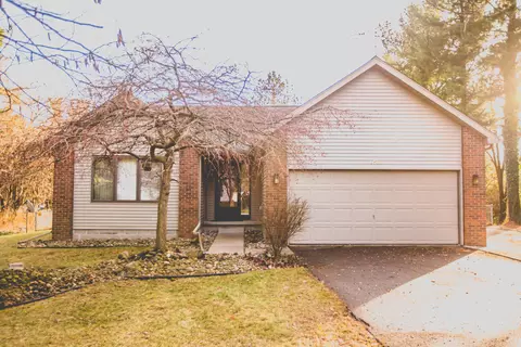 4511 Leeward Dr, Pleasant Lake, MI 49272