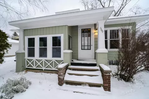 609 Fairview Ave, Manistee, MI 49660