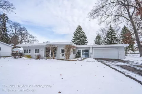 3760 Groveland Ave SW, Wyoming, MI 49519