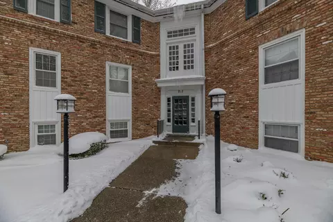 717 Whitcomb St #B, Kalamazoo, MI 49008