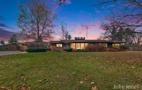 3631 13 Mile Rd NW, Sparta, MI 49345