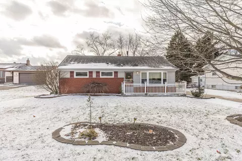 433 South Rdg, South Lyon, MI 48178