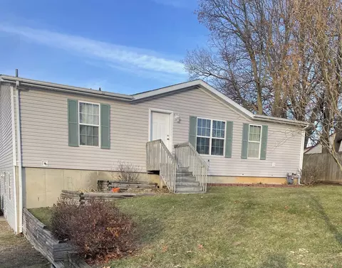750 Waweenork Dr, Battle Creek, MI 49015
