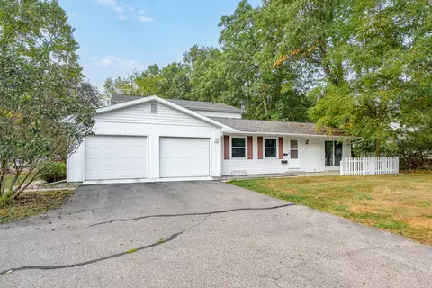 10186 Foxhollow Ct, Portage, MI 49024