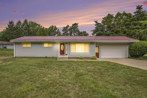 74020 15th Ave, South Haven, MI 49090