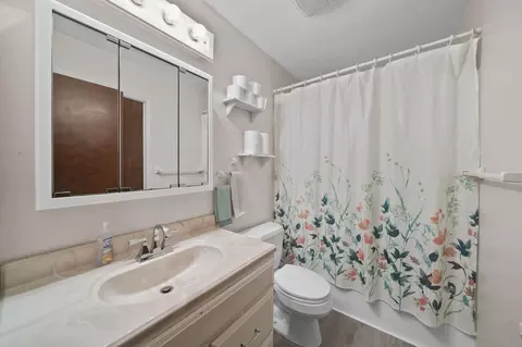 Bath - 5112 Murray Rd, Jackson, MI 49201 photo 3 of 3